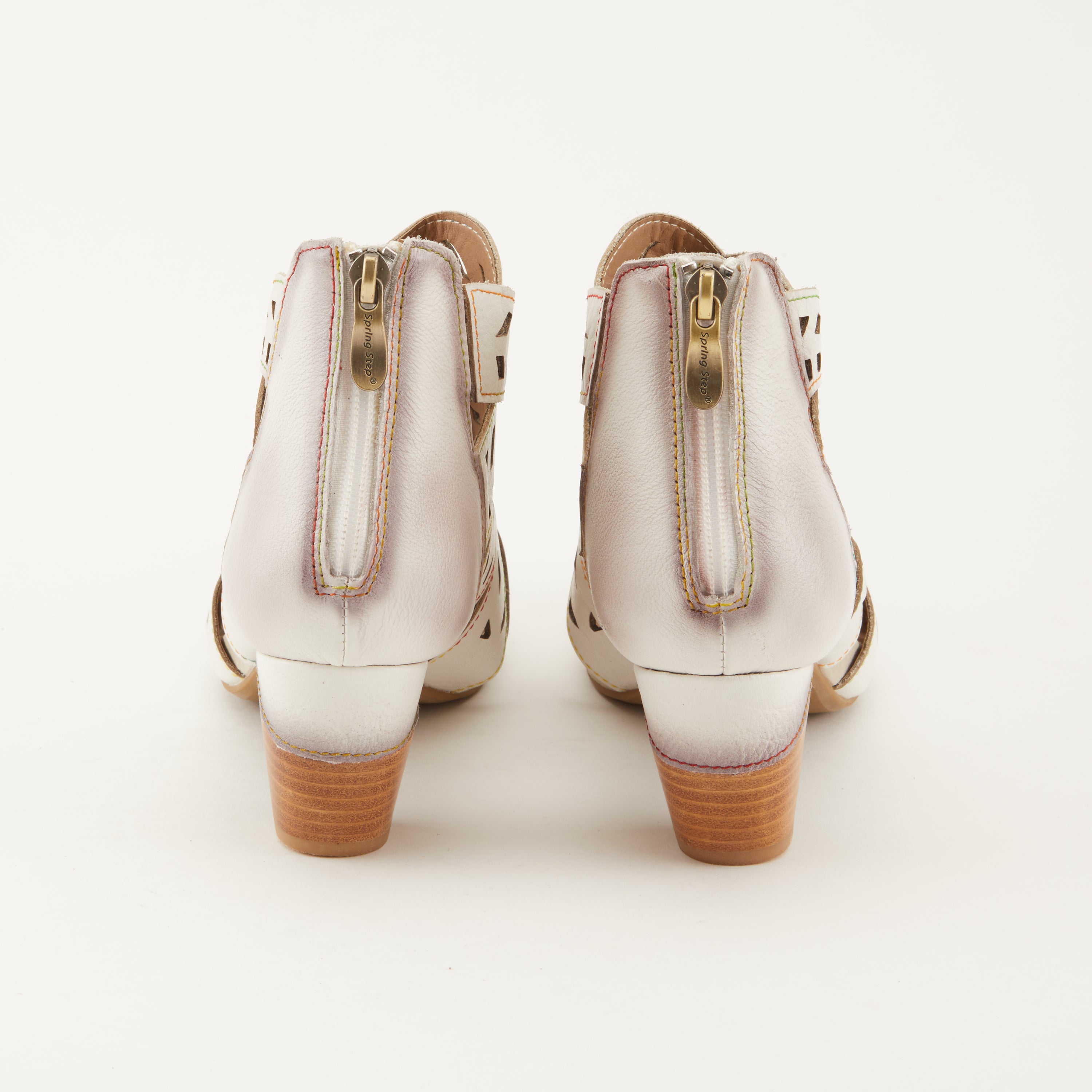 L'Artiste L'ARTISTE ICON SANDAL sandal in off white with handcrafted leather design