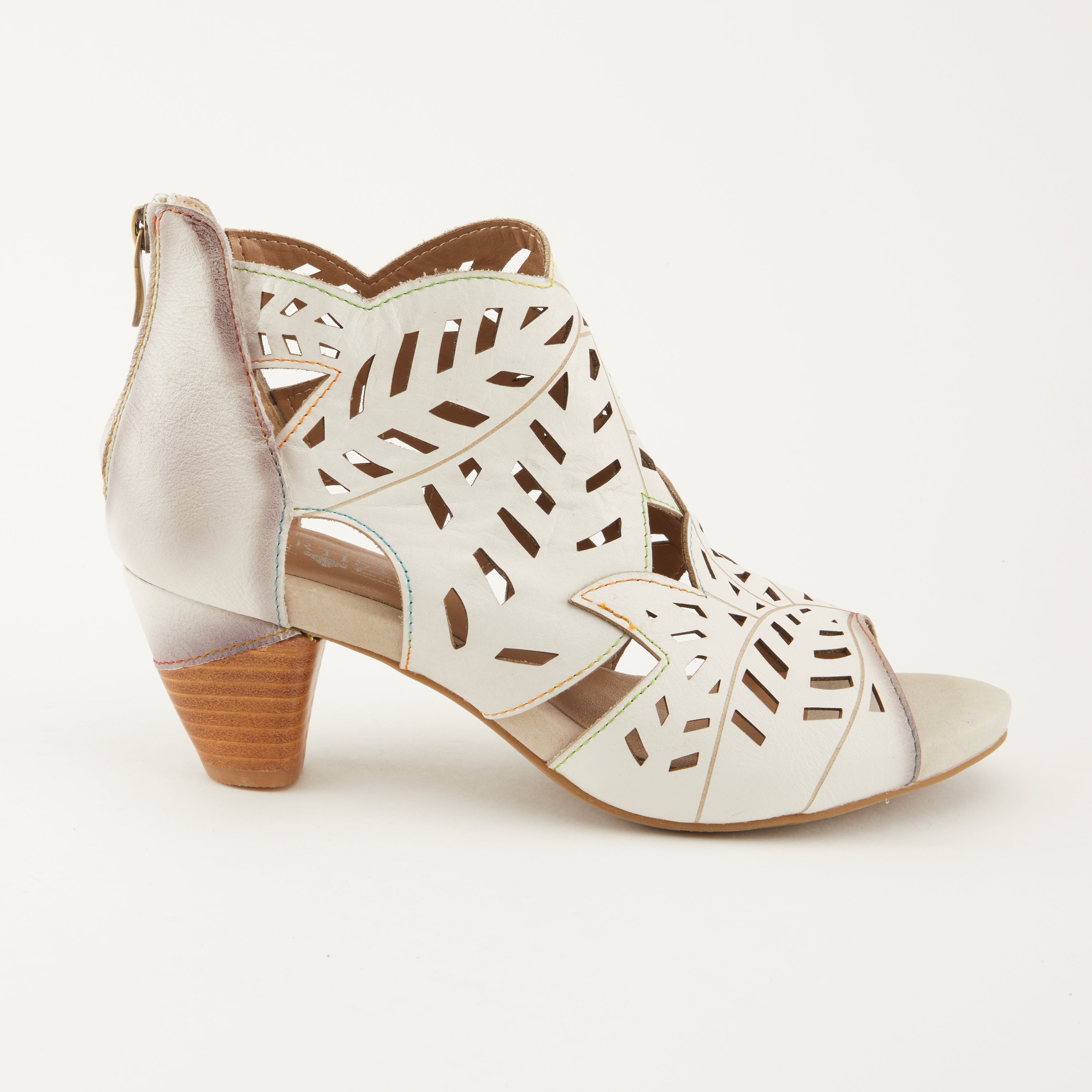 L'Artiste L'ARTISTE ICON SANDAL sandal in off white with handcrafted leather design