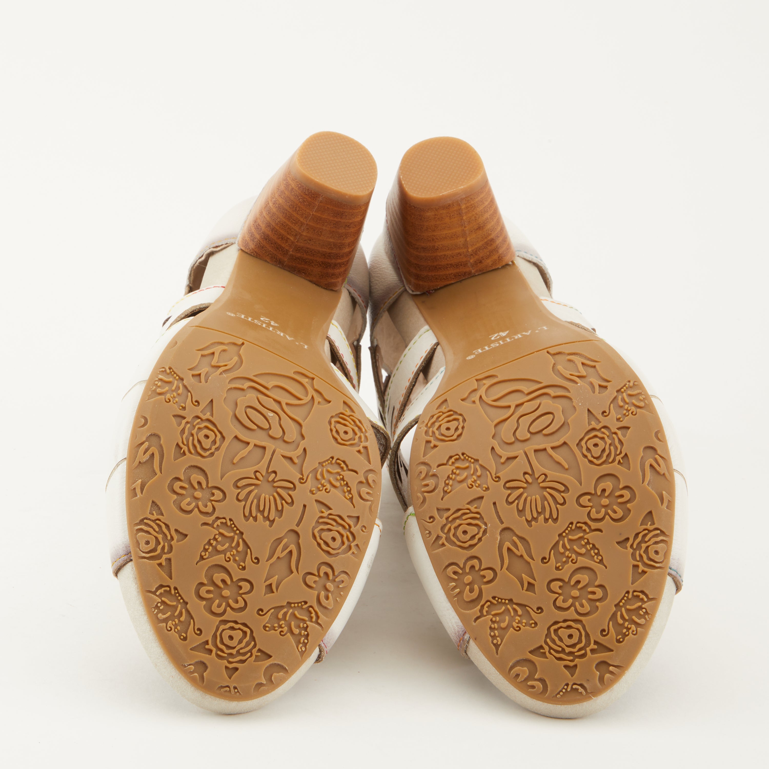 L'Artiste L'ARTISTE ICON SANDAL sandal in off white with handcrafted leather design