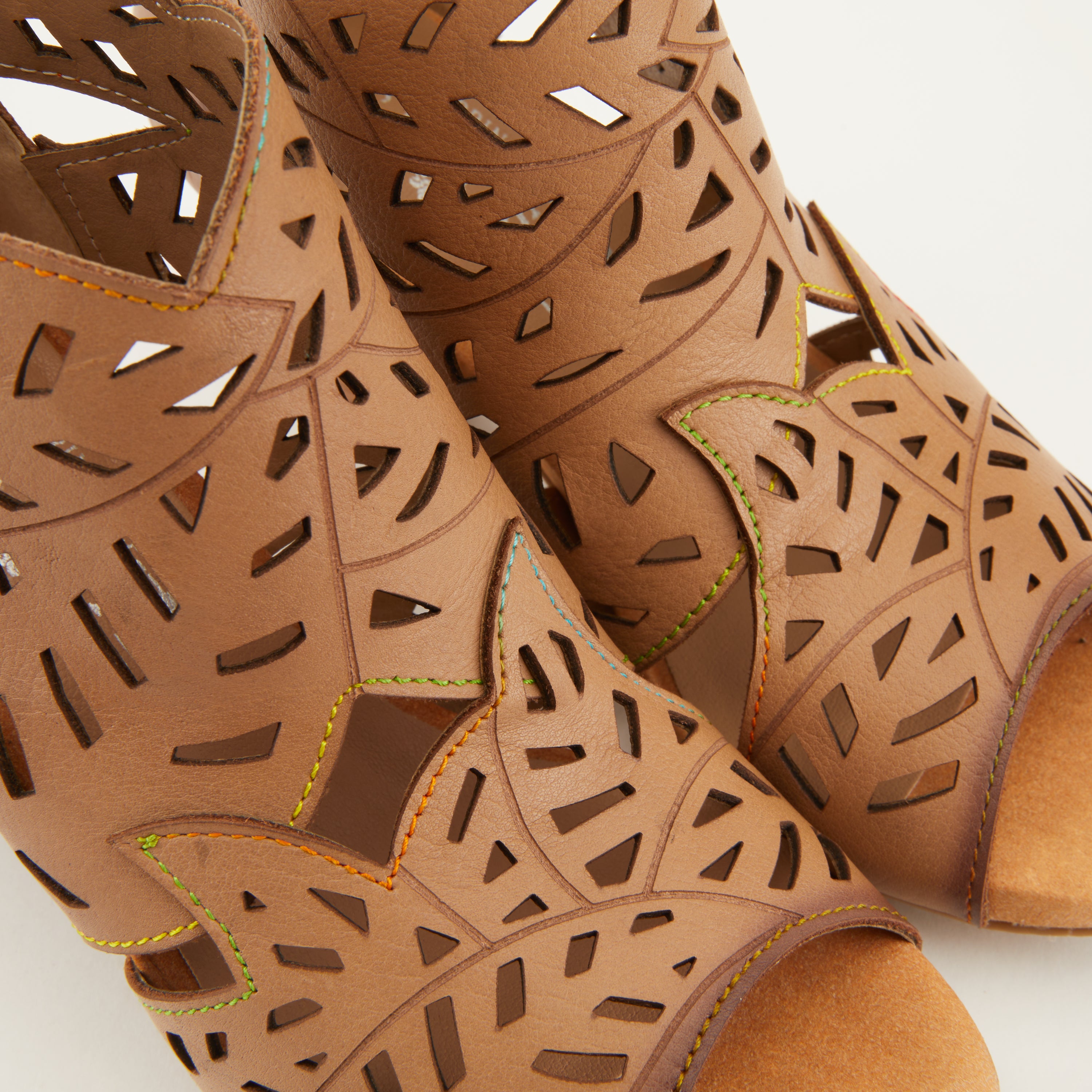 L'Artiste L'ARTISTE ICON SANDAL sandal in red with handcrafted leather design